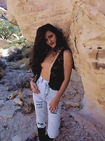 Outdoor nude very hot mature babe posing