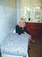 Blonde mature harlot with huge flabby ass gets cock dipping and nasty creaming in her box