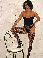 Fuck ready sexy blond mature spreading in bed