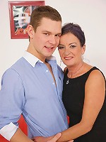 This horny mature slut gets a warm creampie