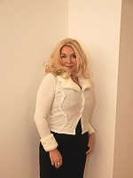 This housewife gets herself in the mood