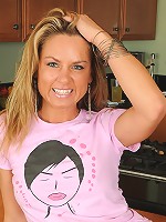 Athletic MILF Amanda B shows off her hot feet and spreads her ass