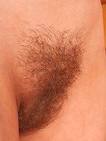 Merilyns hairy pussy is sure to please all natural lovers