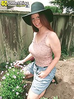 Hairy outdoors posing